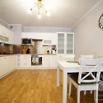 Apart - Old Town - 3 Rooms - Garaz - Winda