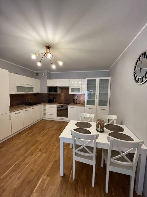 Apartment - Old Town - 3 - Garaz - Winda