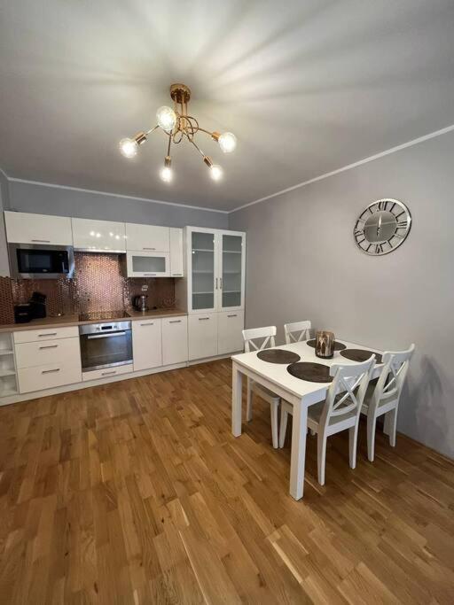 - Old Town - 3 - Garaz - Winda Apartment *