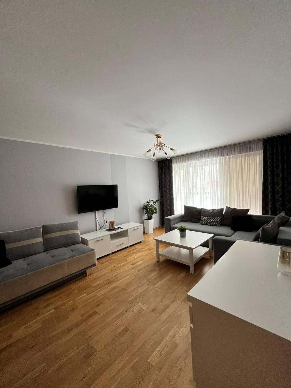 - Old Town - 3 - Garaz - Winda Apartment *